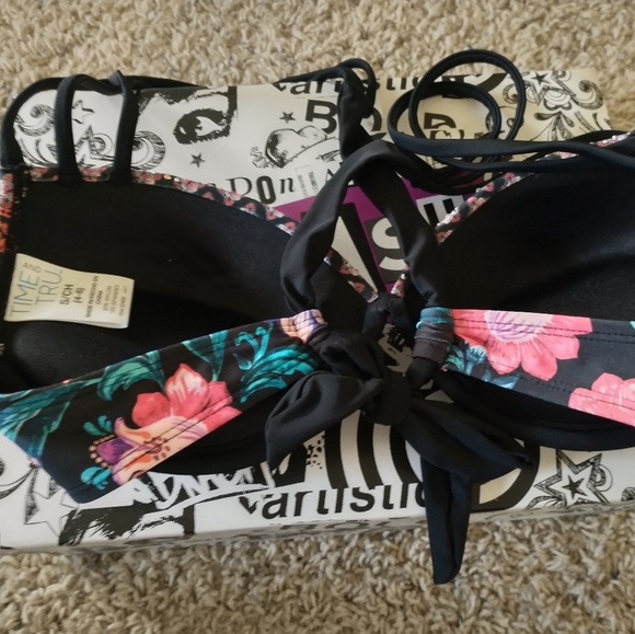 Floral Pushup Bikini - Picture 3 of 7